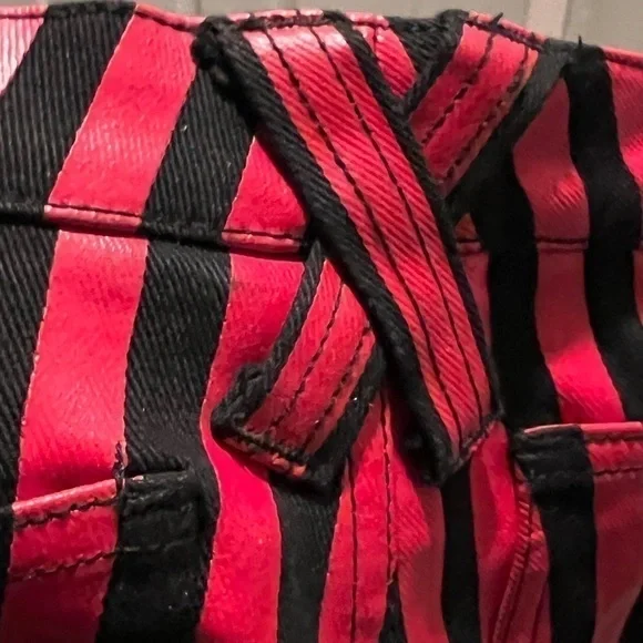 𝅺TRIPP NYC black and red stripped jeans. NWT Size 7 - Picture 3 of 6